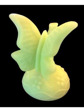 Fenton Custard Satin Glass Butterfly Figurine Ring Holder Glows Under UV Light